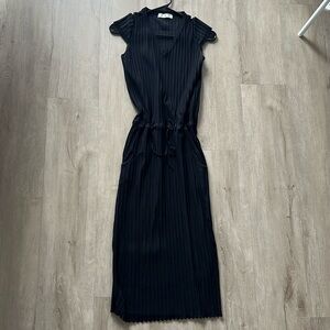 Long black dress and short sleeve